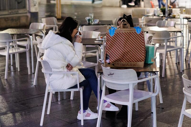 España registra récord de contagios por Covid-19, con 161.688, y 75 muertes mientras la incidencia alcanza los 1.775 